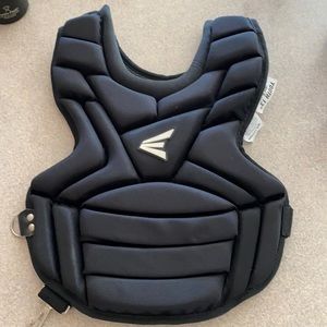 Easton catchers chest protector. Youth ages 9-12.